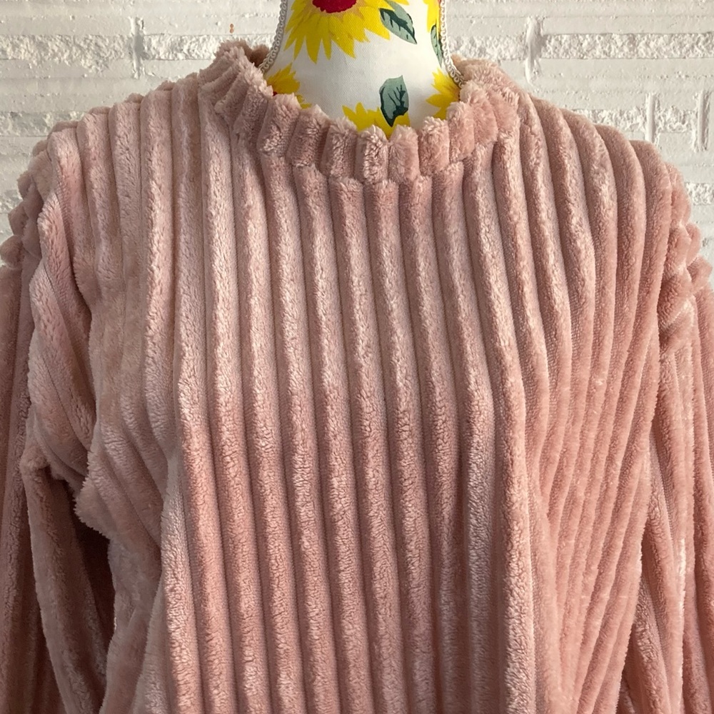 NWOT dusty rose pink cropped sweater Small
